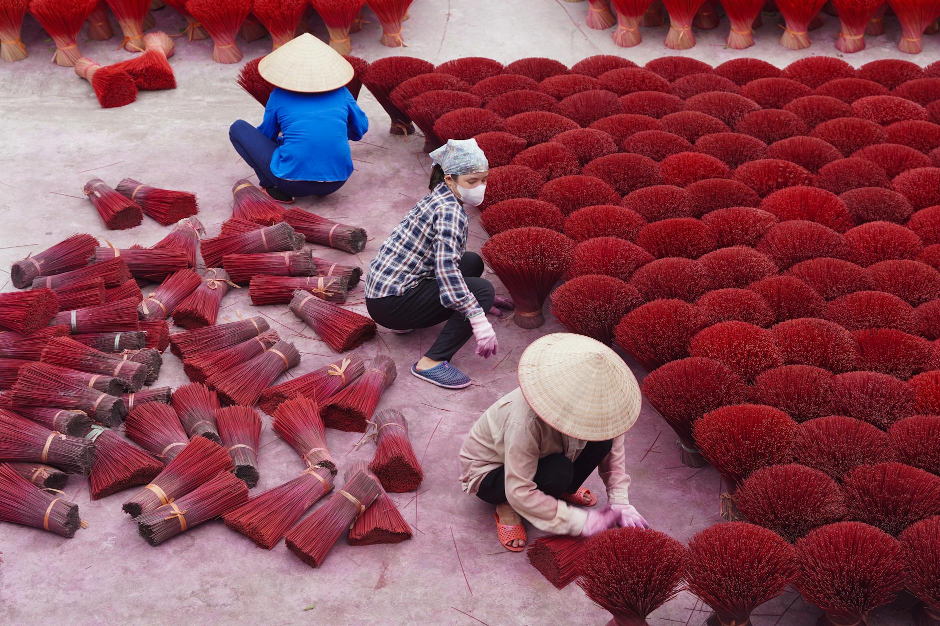 Exploring Vietnam’s Ancient Craft Villages: A Guided Journey Through Traditional Artisanship and Heritage Preservation