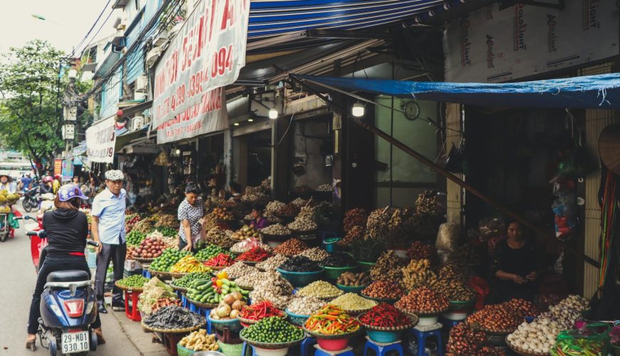 Mastering Vietnamese Street Food: A Guide to Essential Dishes and Market Etiquette